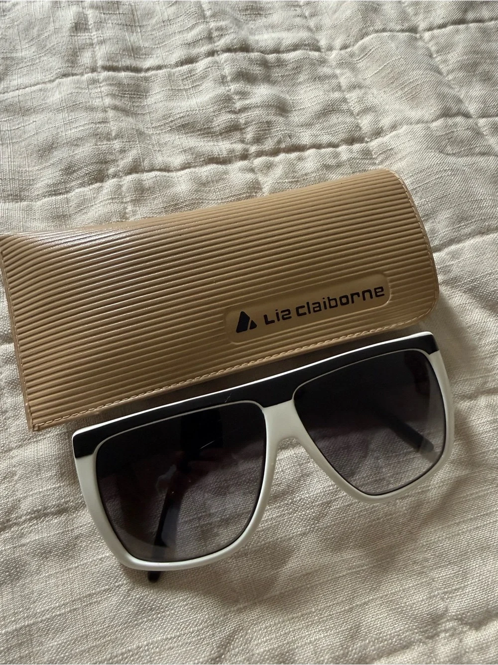 VINTAGE- Liz Claiborne Sunglasses